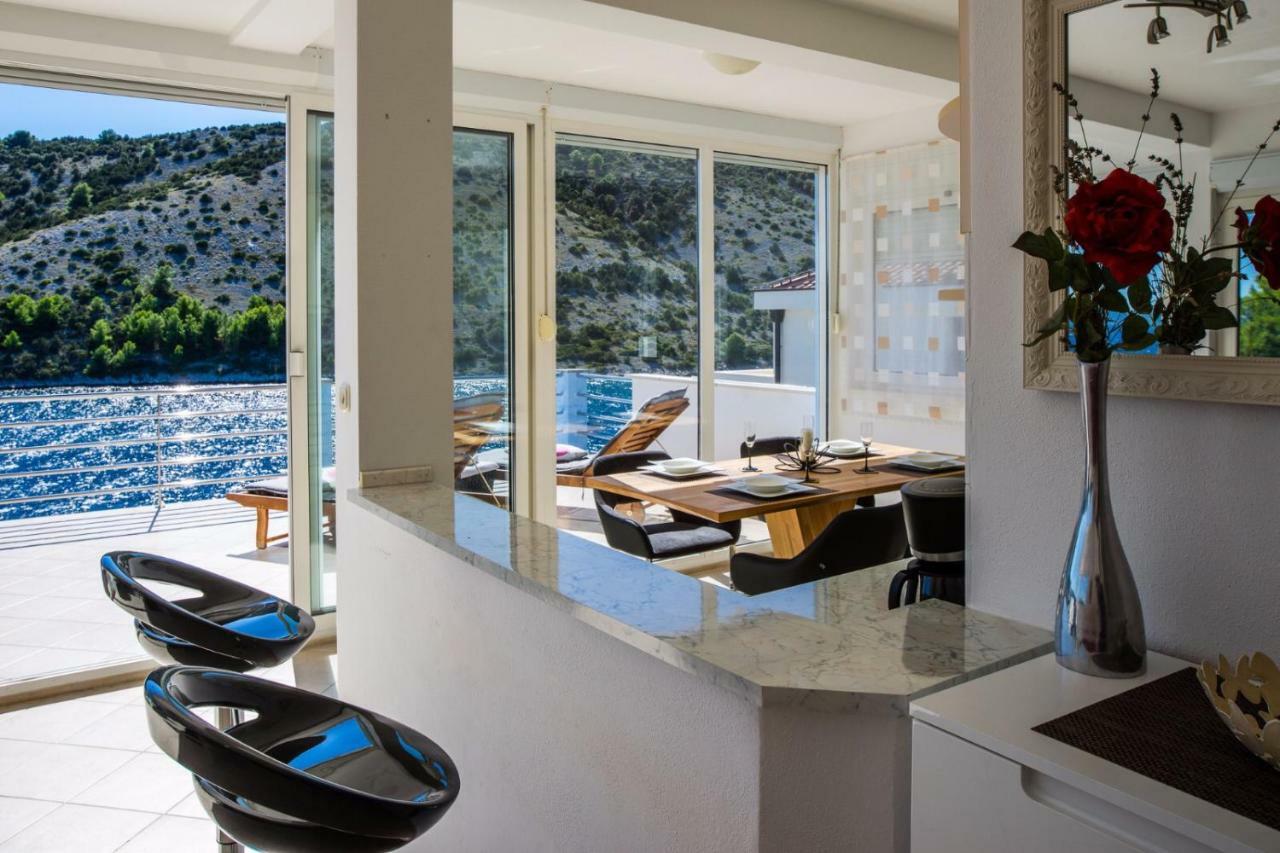Apartments "Villa Antea" Vinisce Exterior photo