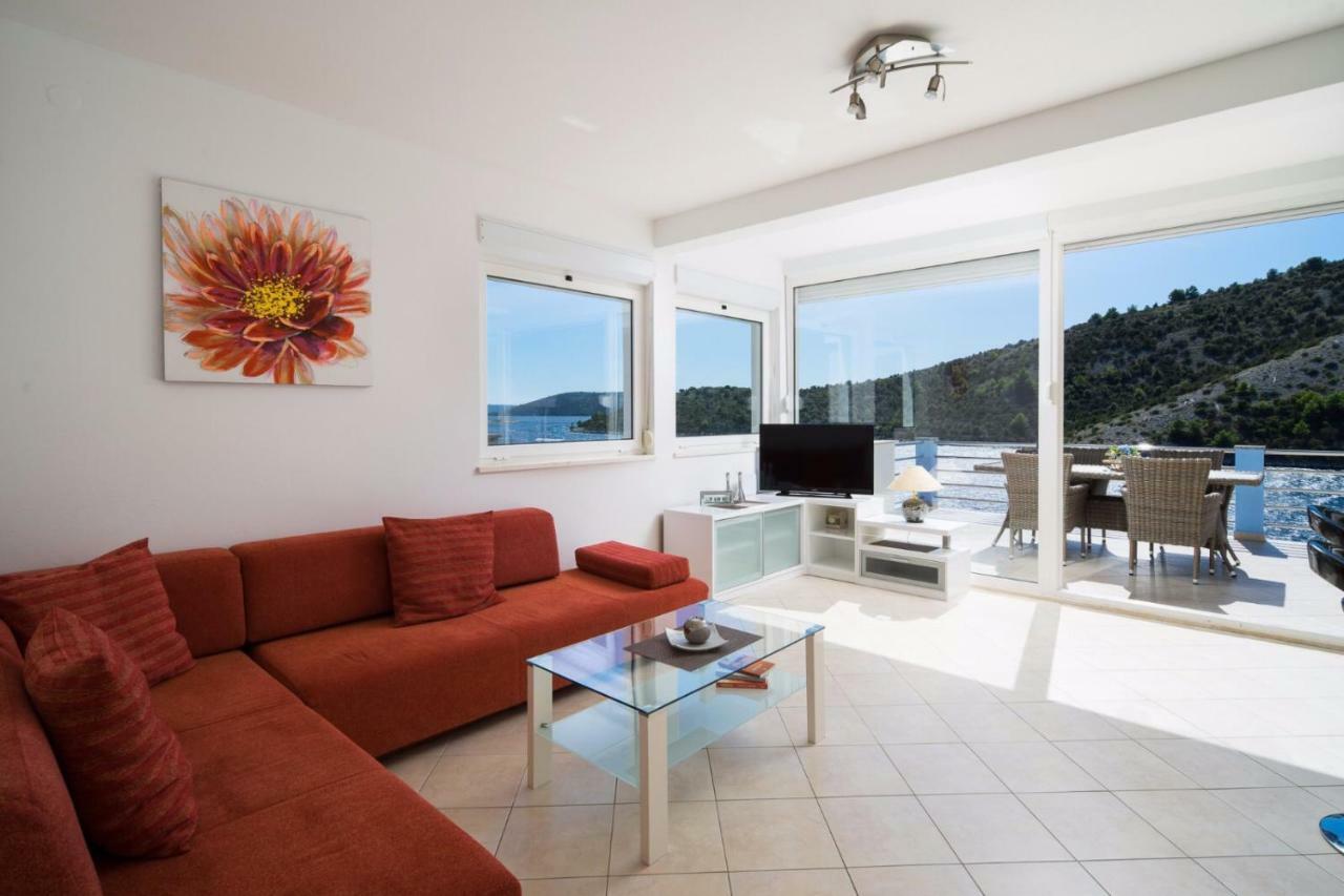 Apartments "Villa Antea" Vinisce Exterior photo