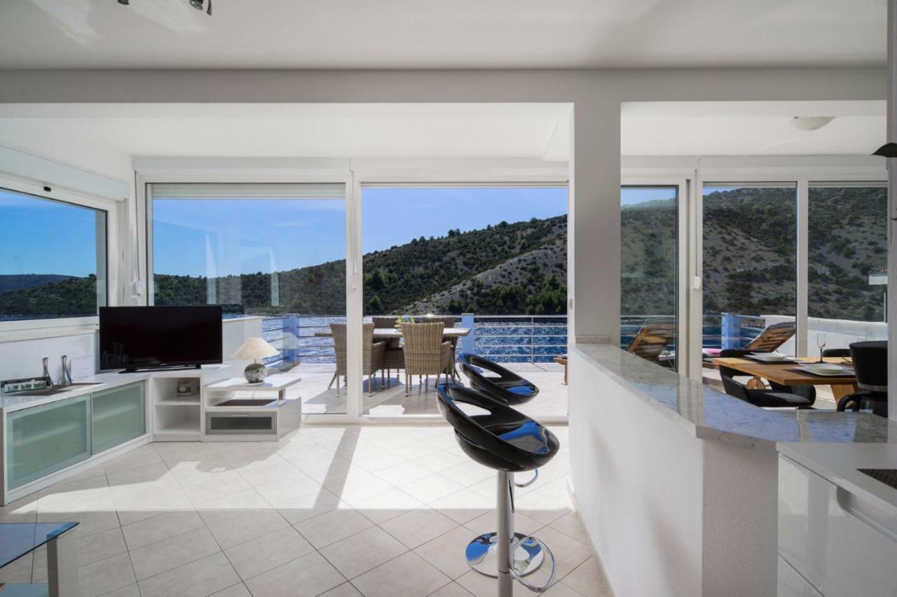 Apartments "Villa Antea" Vinisce Exterior photo
